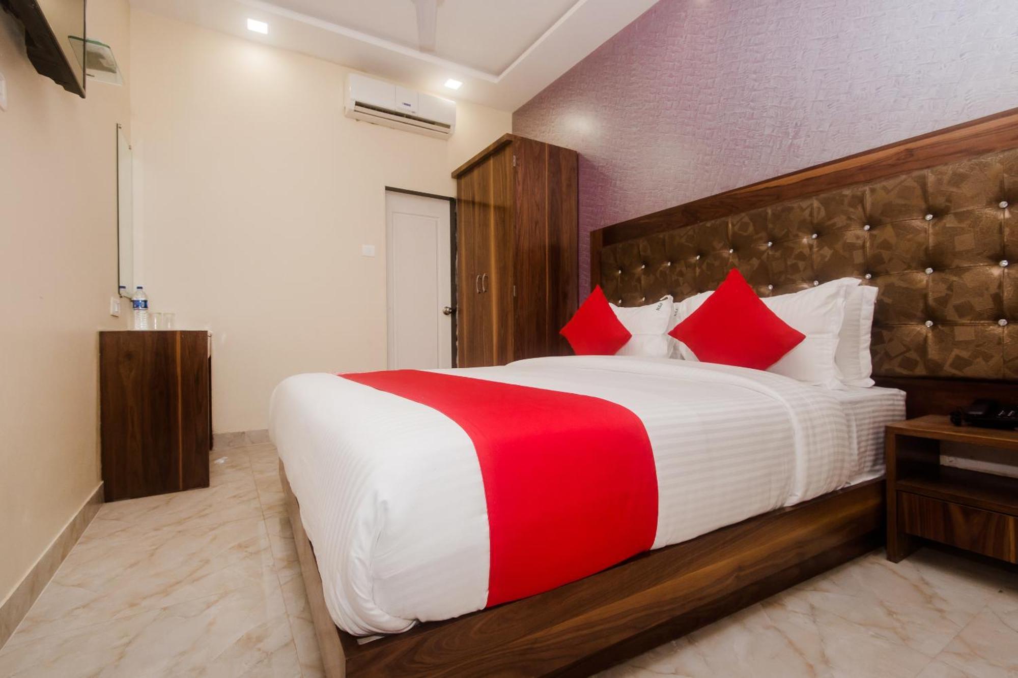 Hotel O Greenforest Near Airport Road Metro Station Bombay Extérieur photo